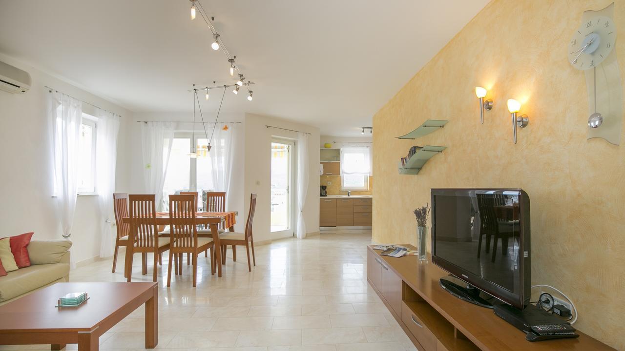 Apartment Jadranka Рабац Екстериор снимка